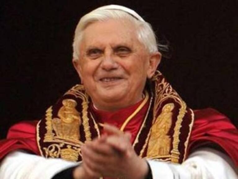 Considera Benedicto XVI impartir bendición navideña en Twitter