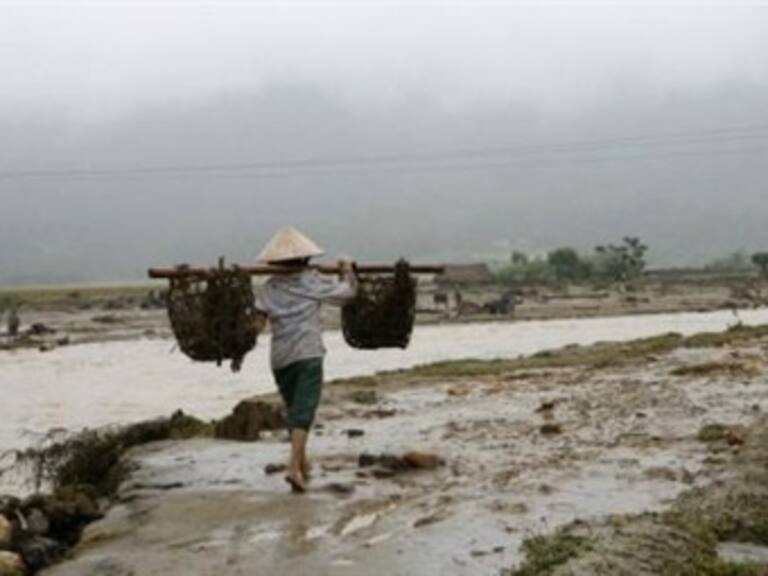 Miles de desalojados por tormenta en Vietnam