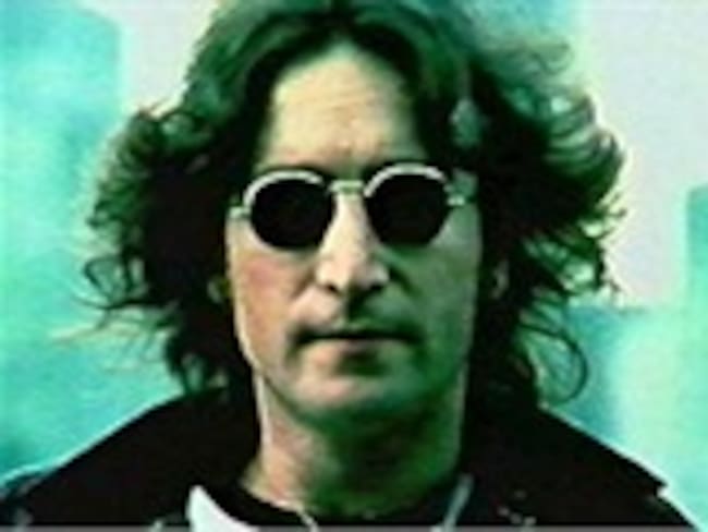 Prevén exhibir medalla que devolvió Lennon a Reina Isabel