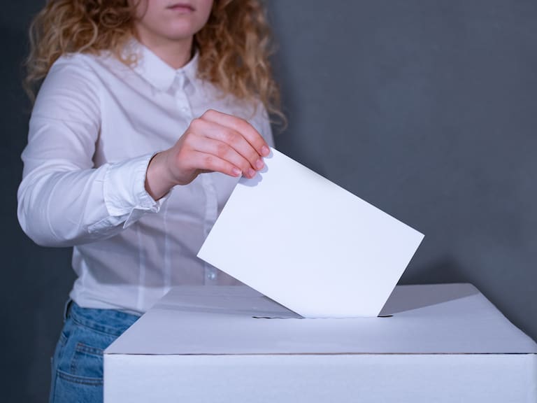 Estrategia para acercar a jóvenes a las urnas en 2027