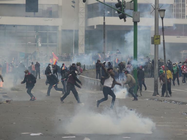 Suman 10 muertos por protestas en Bolivia