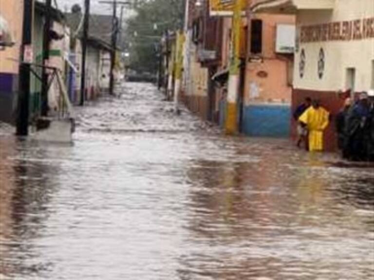 Aumentan damnificados en Michoacán