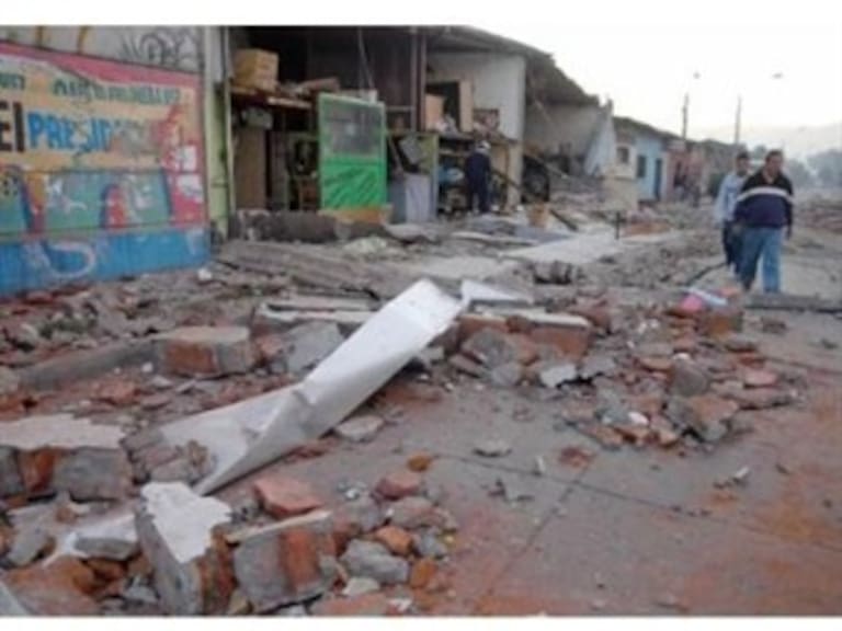 Piñera calcula en 30 mmdd daños por sismo en Chile