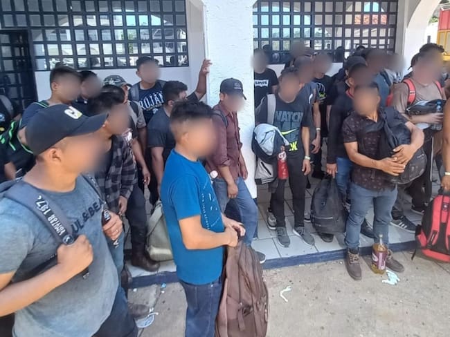 Rescatan a 129 migrantes en Veracruz