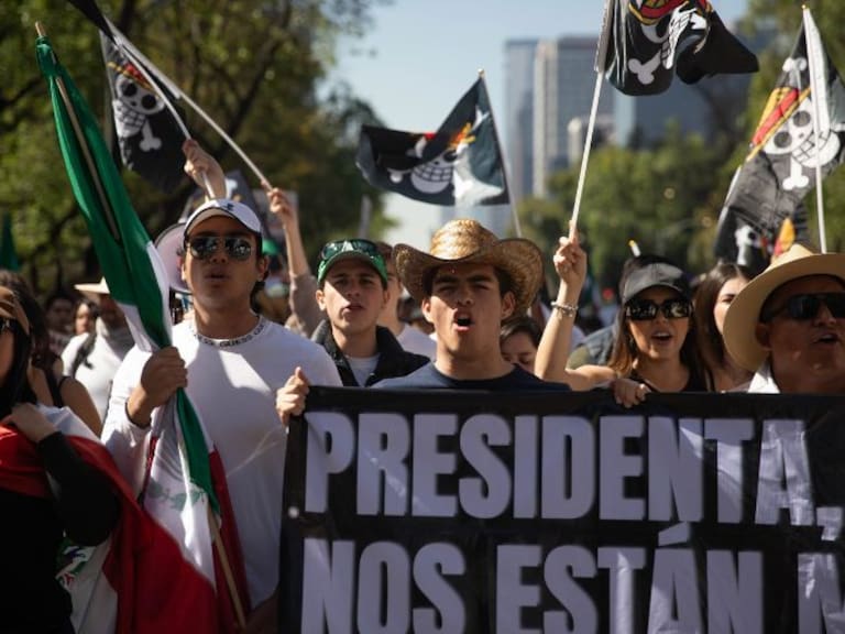 Generación Z anuncia marcha nacional el 14 de diciembre tras mitin de la 4T en el Zócalo.