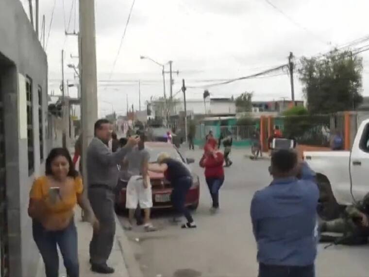 La Fiscalía General de la Republica, descartó que en la camioneta hubiera armas, drogas o municiones; los cuerpos no han sido entregados