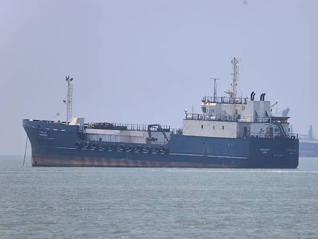 Irán anuncia cierre del estrecho de Ormuz tras ataques de Israel en Líbano