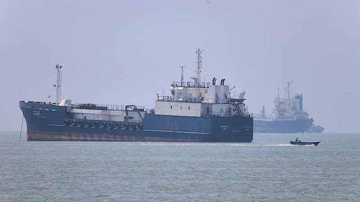 Irán anuncia cierre del estrecho de Ormuz tras ataques de Israel en Líbano