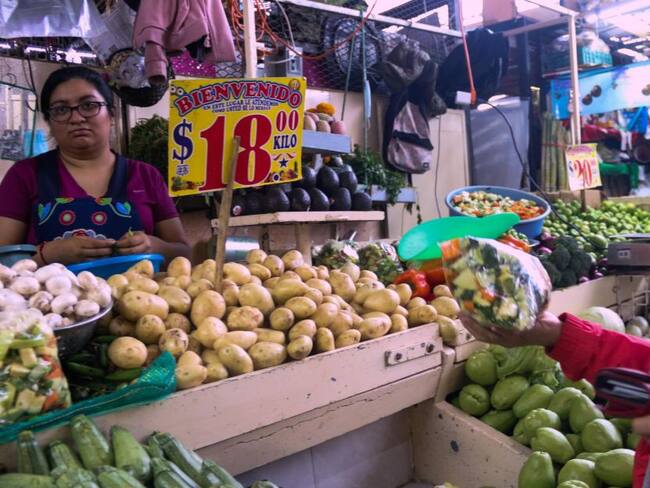 Avanza actividad económica 5.7 % durante agosto: INEGI