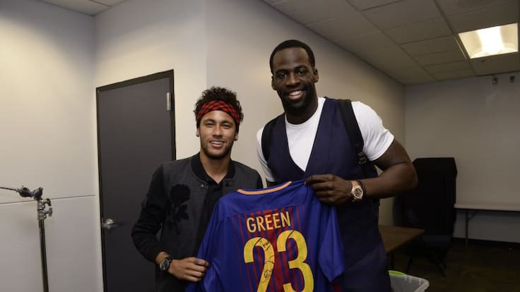 Neymar regala camisetas del Barcelona a jugadores de la NBA