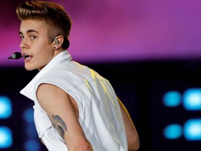 Enloquece Bieber a miles de panameñas en histórico concierto