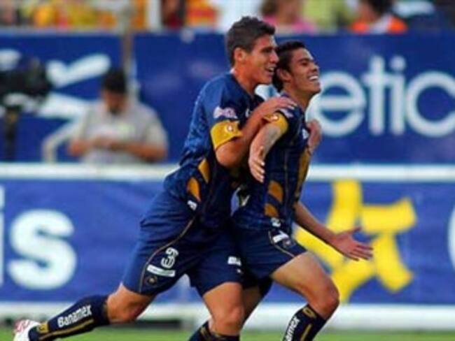 Amarra Pumas pase a la liguilla tras vencer 2-0 a Morelia