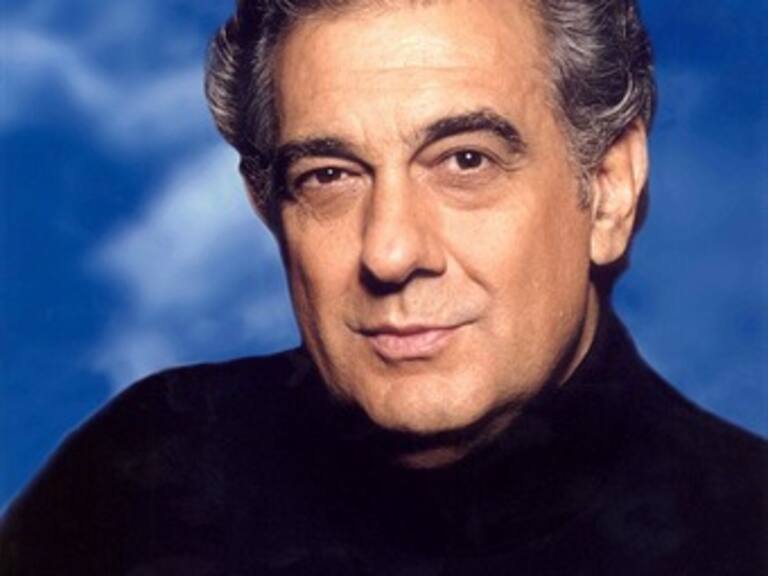 Honran estrellas con música a Plácido Domingo