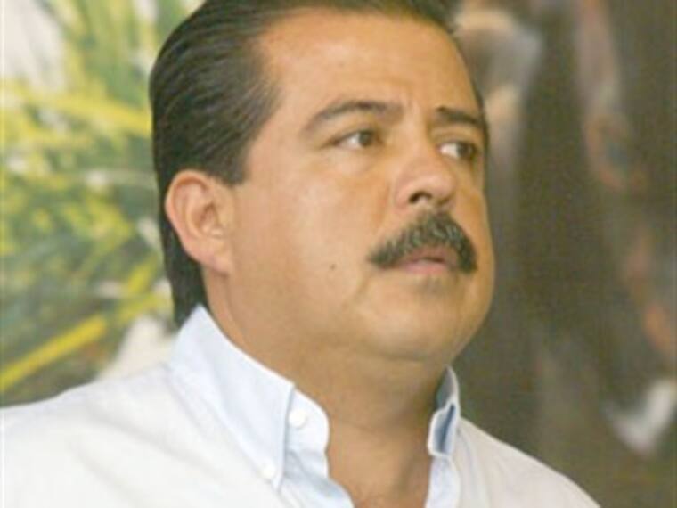 ‘Gabino Cué hace política barata’: Eviel Pérez