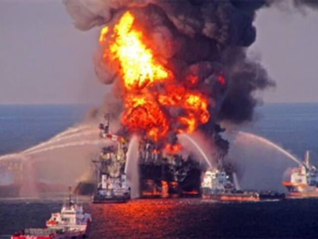 Ubican a trabajadores de plataforma de EU que estalló en el Golfo