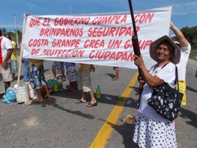 Cumple 25 horas paro en carretera Acapulco-Zihuatanejo