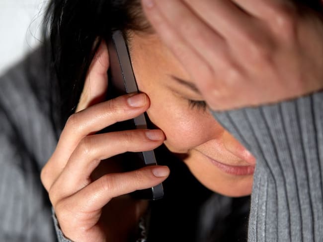 Ocho detenidos por denuncias de mujeres en línea telefónica de auxilio *765