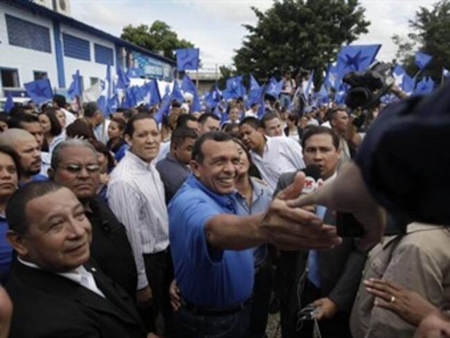Lobo reconoce que permanencia de Micheletti acentúo crisis en Honduras