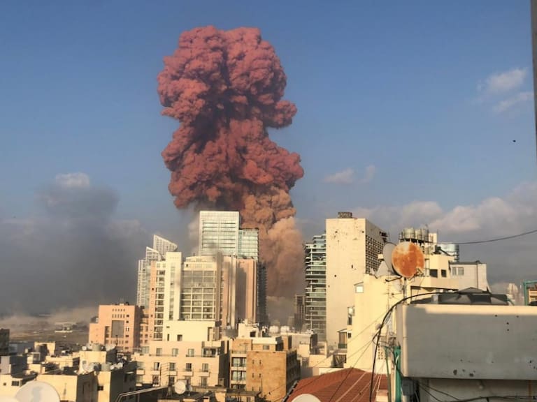 Fuerte explosión sacude el puerto de Beirut; hay varios heridos