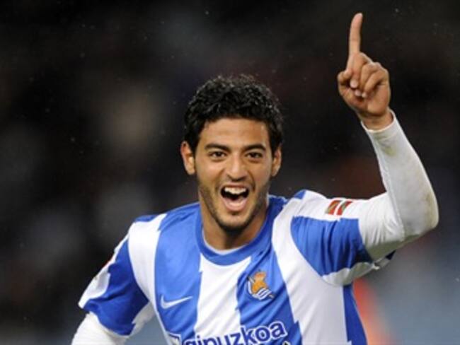 Destaca prensa gran actuación de Carlos Vela en previa de Champions
