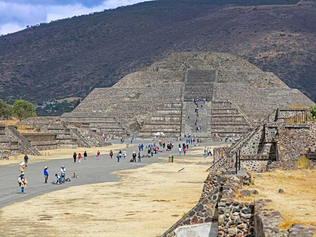¿Hasta dónde se puede subir la Pirámide de la Luna en Teotihuacán? INAH vuelve a permitir el ascenso