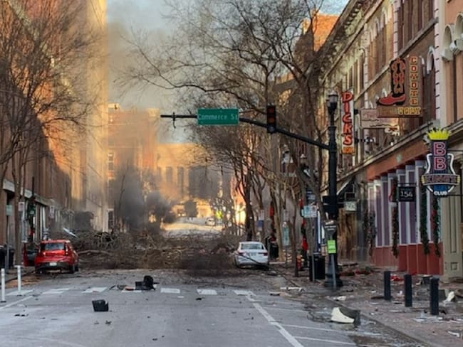 Así fue la explosión de un coche en Nashville, Tennessee en Estados Unidos
