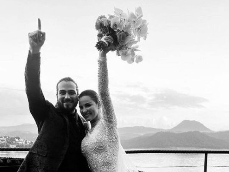 Maite Perroni publicó en su cuenta de Instagram la primera foto de su boda.