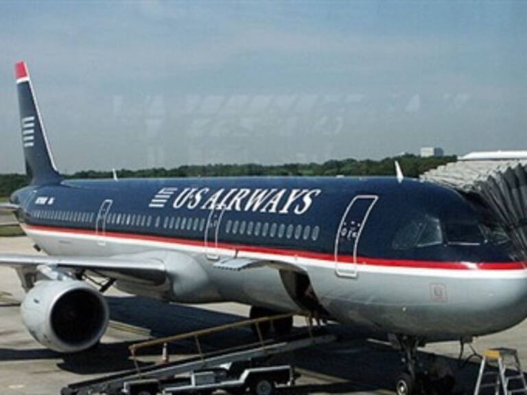 Cae avión en Río Hudson con 146 pasajeros