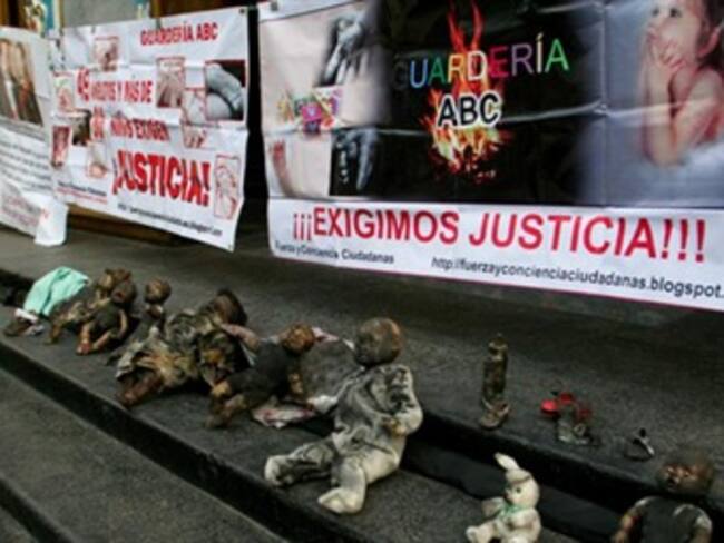 Padres de guardería ABC, denuncian detención arbitraria de dos de ellos