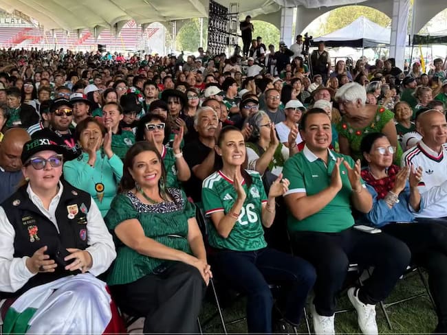Ni Zócalo ni Los Pinos, Sheinbaum y Brugada asisten al Mundial en Los Galeana