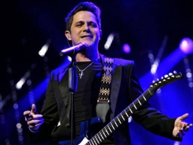 Da Alejandro Sanz toque mexicano a concierto en México