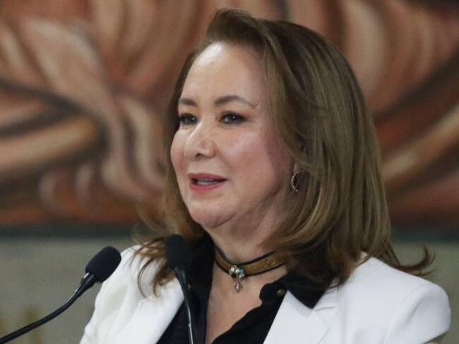 Decide UNAM rescindir contrato de asesora de tesis de Yasmín Esquivel