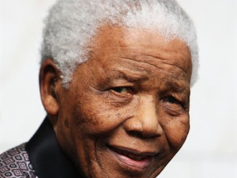 Celebra el mundo cumpleaños 94 de Nelson Mandela