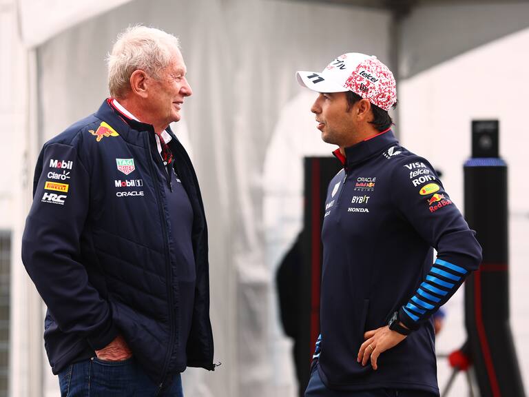 Helmut Marko defiende a Checo Pérez de críticas por choque con Lawson