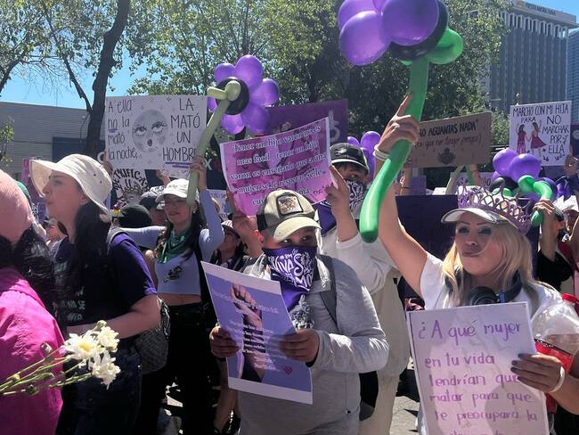 La CDMX se pinta de violeta… mujeres marchan para exigir sus derechos y justicia