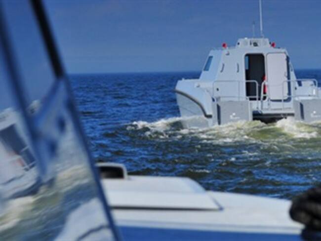 Barcas blindadas y armadas de Texas patrullaran el río Bravo