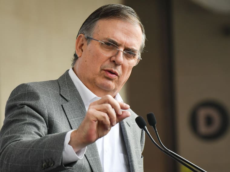 Ebrard niega abuso de poder por estancia de su hijo en embajada británica