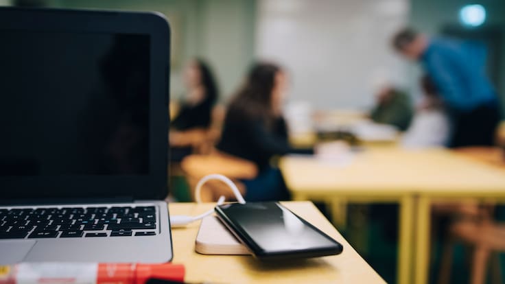 PRI propone tasa cero de IVA para internet, celular y plataformas educativas