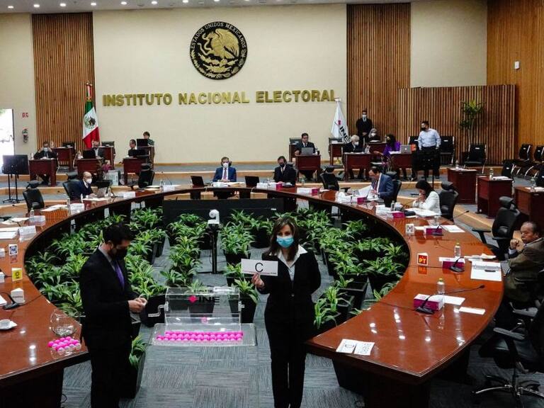 Próxima semana arranca selección de los nuevos consejeros del INE