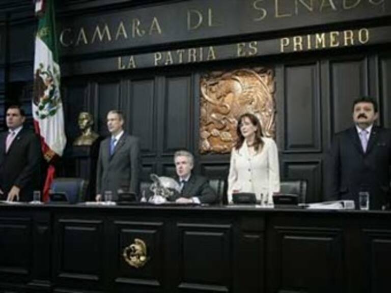 Aplazan aprobación de reformas a ley fiscal de Pemex