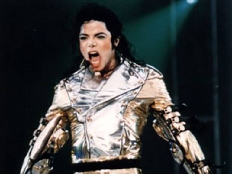 Revelan figura de cera de Michael Jackson en Hollywood