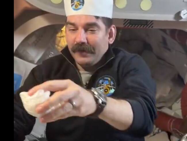 Cocinar sin gravedad es posible: así preparan su cena los astronautas en el espacio