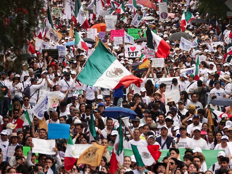 Estudiantes de derecho, en todo el país, alzaron la voz y tomaron las calles para manifestarse en contra de la Rerforma al Poder Judicial
