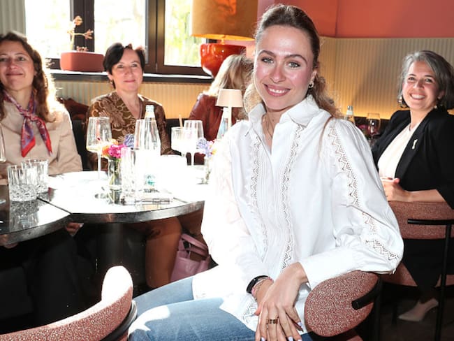 El costo invisible del éxito: ¿Por qué no basta con tener mujeres en la alta dirección?