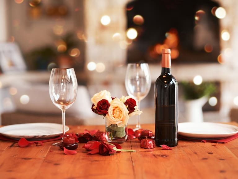 Coparmex prevé una derrama económica de al rededor de 3 mil 29 millones de pesos y beneficiará a más de 76 mil negocios este 14 de febrero en la Ciudad de México.