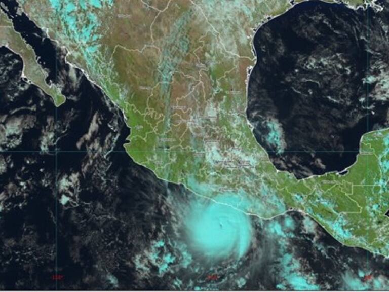 "Otis" se intensifica a huracán categoría 5