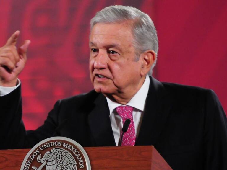 Se analiza desaparición de outsorsing, asegura López Obrador