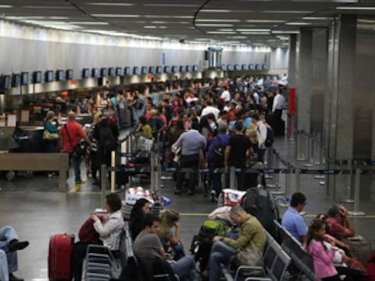 Anuncian empleados huelga en aeropuerto de Río de Janeiro