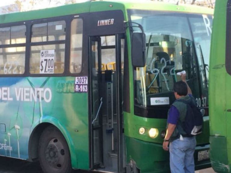 Gobernador de Jalisco mantendrá plan regulatorio del transporte público