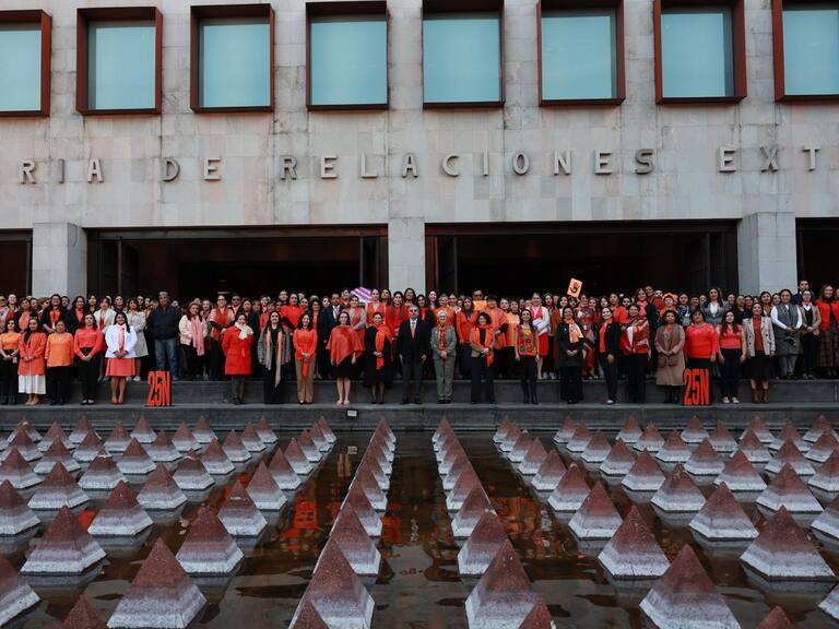 Ceremonia con motivo del Día Internacional de la Eliminación de la Violencia contra las Mujeres en la SRE
